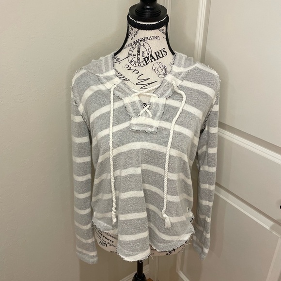 Tops - Billabong Size Medium Hoodie